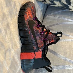 NWB. Never worn. Nike Free Metcon 3 size 3.5 mens/5 women’s.